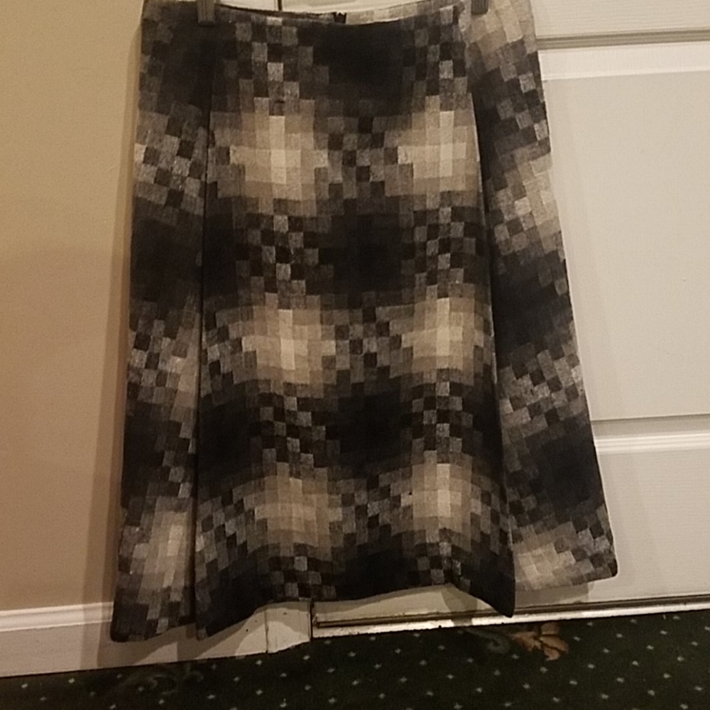 Yal Skirt Knee Length
